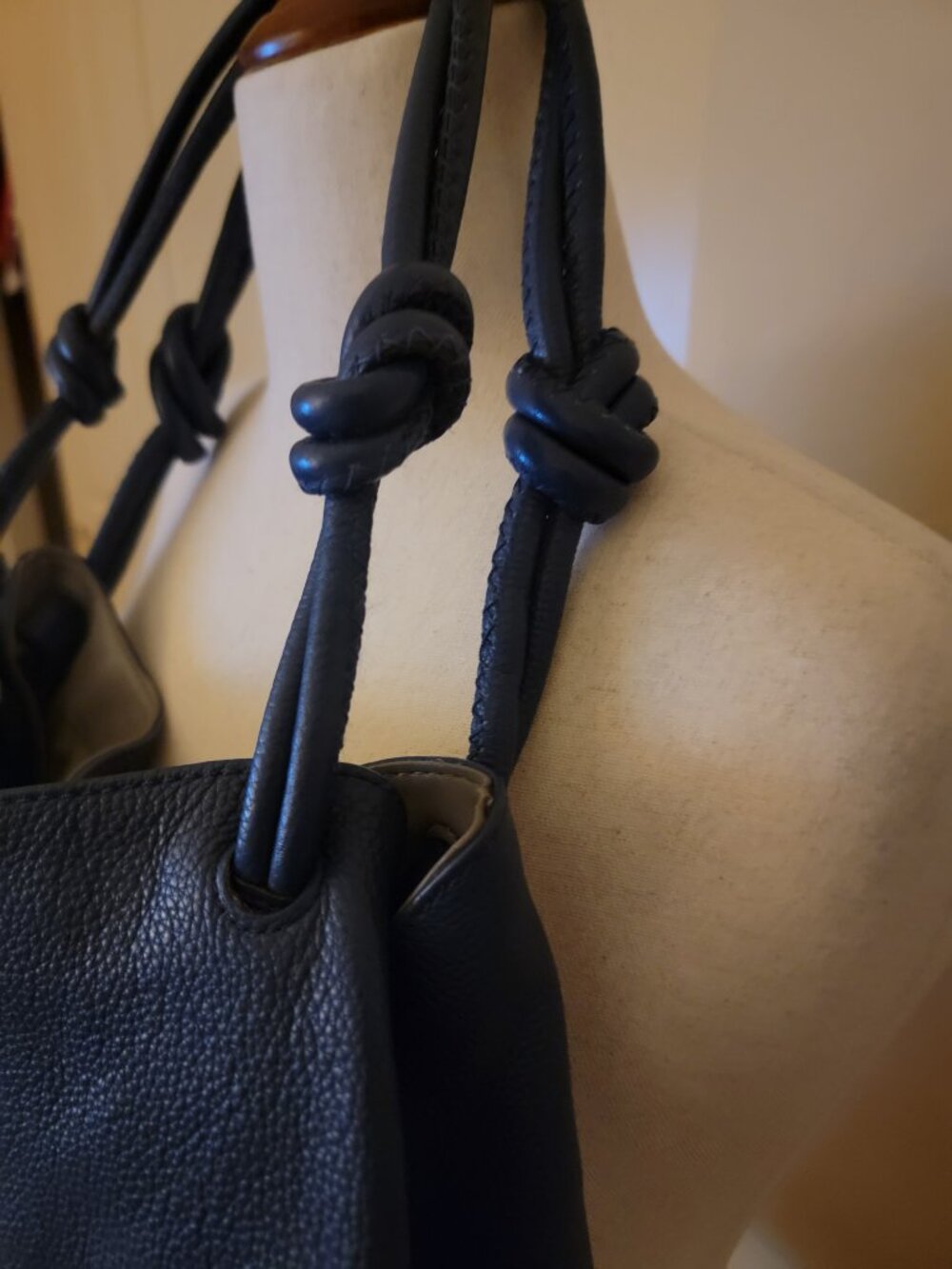 Vince Camuto Navy Pebbled Leather Hobo Shoulder Bag Knotted Strap Handbag - Picture 4 of 13